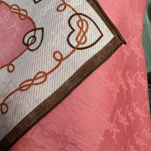 Ysl monogrammed scarf. Very rare with hidden ysl pattern nwt - Picture 7 of 7